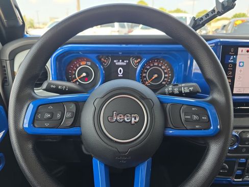 Used 2025 Jeep Wrangler Unlimited Sport AWD/4WD image 18
