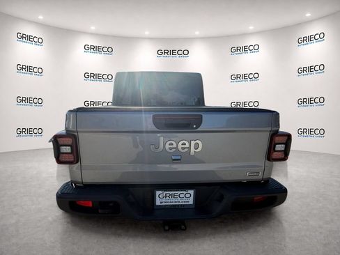 Used 2020 Jeep Gladiator Overland AWD/4WD image 6