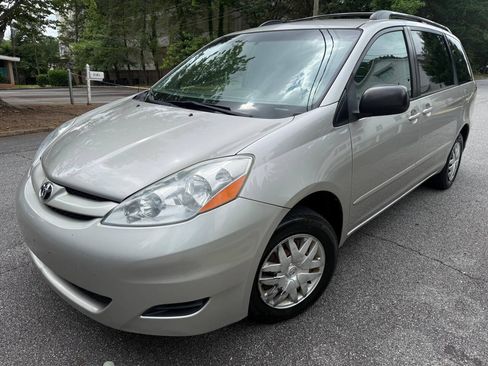 Used 2006 Toyota Sienna LE FWD image 1