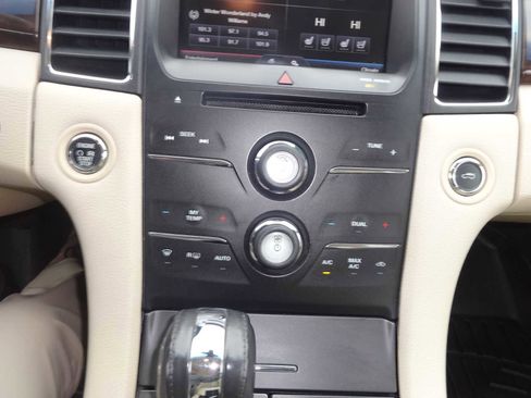Used 2015 Ford Taurus Limited image 14