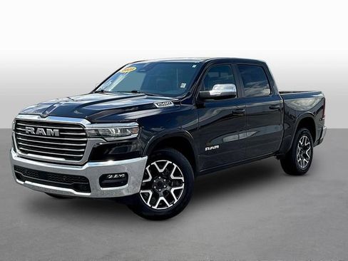 Used 2025 RAM 1500 Laramie AWD/4WD image 3