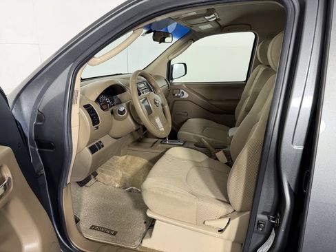 Used 2005 Nissan Frontier SE AWD/4WD image 14