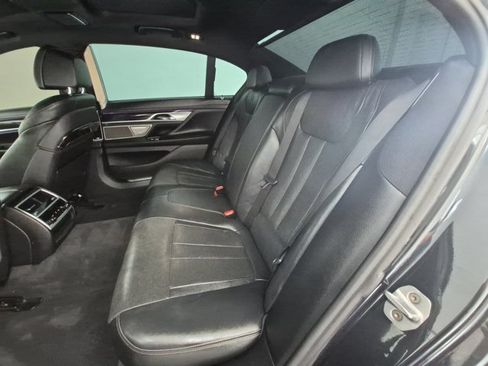 Used 2019 BMW 740i w/ Executive Package RWD image 17