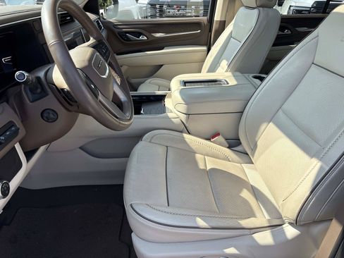 Used 2023 GMC Yukon Denali AWD/4WD image 14