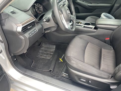 Used 2024 Nissan Altima 2.5 SV FWD image 22