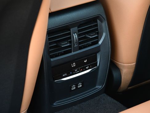 New 2026 BMW 330i Sedan w/ Premium Package image 23