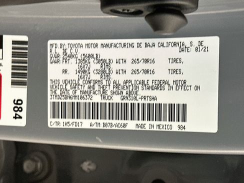 Used 2021 Toyota Tacoma TRD Off-Road w/ Technology Package AWD/4WD image 12
