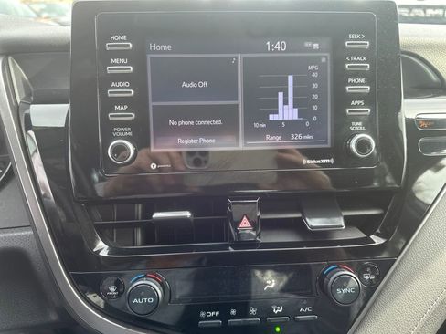 Used 2023 Toyota Camry SE image 9