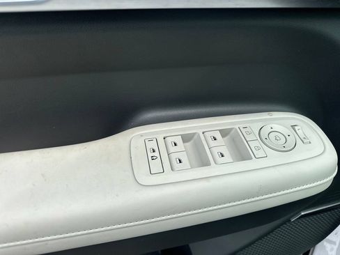 Used 2025 Hyundai Santa Fe Limited FWD image 20