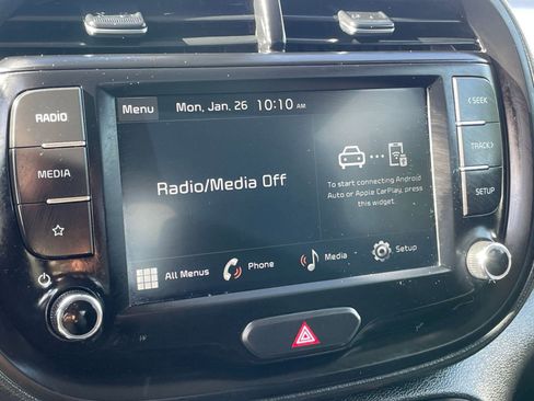 Used 2025 Kia Soul LX w/ LX Technology Package image 21