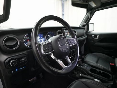 Used 2022 Jeep Wrangler Unlimited Sahara w/ Cold Weather Group image 8