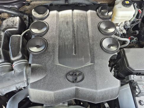 Used 2023 Toyota 4Runner SR5 AWD/4WD image 17