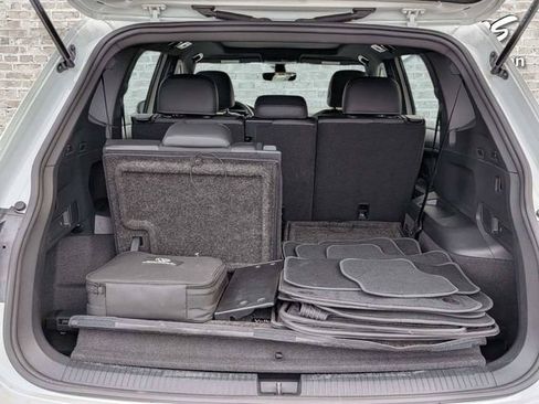 Certified 2023 Volkswagen Tiguan SE R-Line FWD image 13