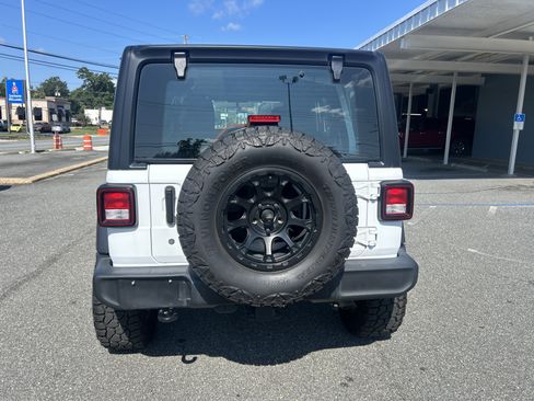 Used 2024 Jeep Wrangler Unlimited Sport AWD/4WD image 6