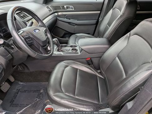Used 2019 Ford Explorer XLT w/ Equipment Group 202A FWD image 12