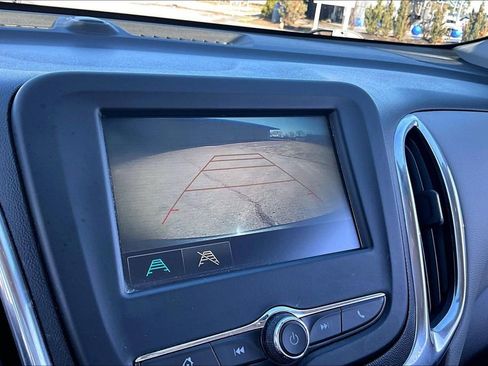 Used 2018 Chevrolet Equinox LS image 14