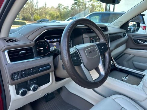 Used 2021 GMC Yukon Denali w/ Denali Premium Package image 19