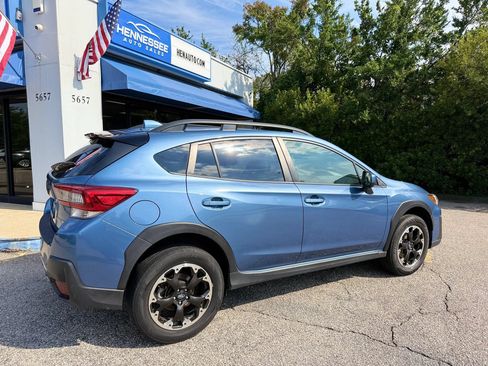 Used 2021 Subaru Crosstrek 2.0i Premium w/ Moonroof Package AWD/4WD image 18