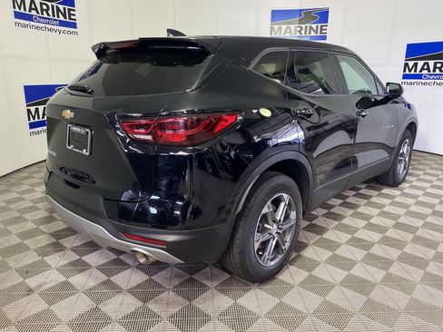 Used 2025 Chevrolet Blazer LT FWD image 13
