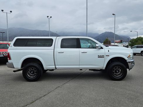 Used 2014 RAM 2500 Laramie w/ Convenience Group AWD/4WD image 2