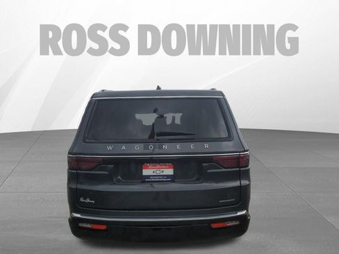 Used 2024 Jeep Wagoneer Series II w/ Flexible Seating Group RWD image 5