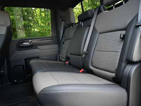 Used 2026 Chevrolet Silverado 2500 ZR2 w/ ZR2 Bison Edition AWD/4WD image 32