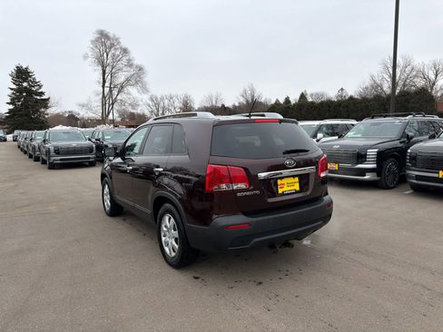 Used 2011 Kia Sorento LX w/ Convenience Pkg image 3