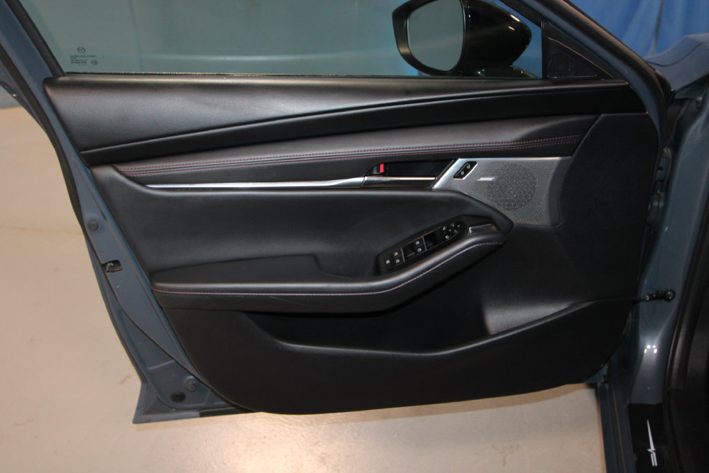 Used 2023 MAZDA MAZDA3 s AWD/4WD image 5
