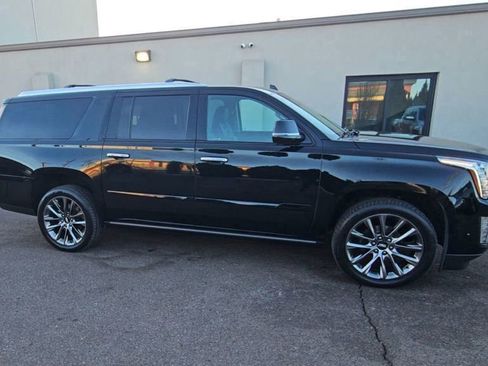 Used 2020 Cadillac Escalade ESV Premium Luxury w/ Escalade Sport Edition image 9