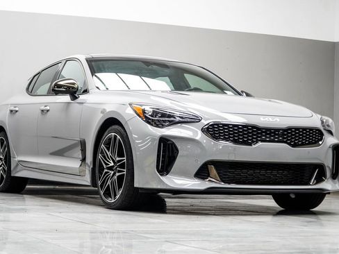 Used 2023 Kia Stinger GT2 RWD image 4