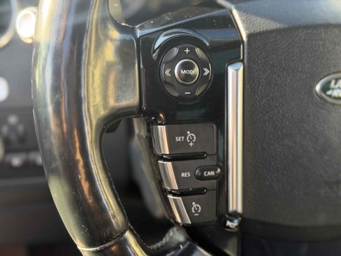 Used 2016 Land Rover LR4 HSE Silver Edition AWD/4WD image 28