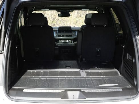Used 2024 Chevrolet Tahoe Z71 w/ Off-Road Capability Package AWD/4WD image 32