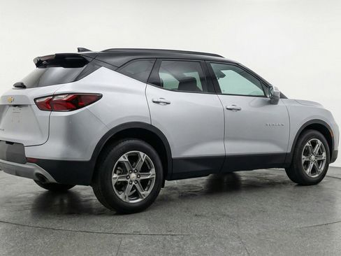 Used 2025 Chevrolet Blazer LT image 9