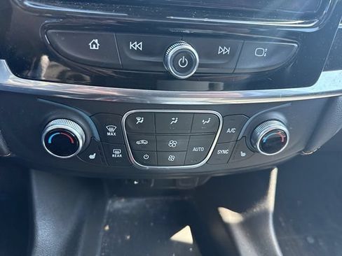 Used 2019 Chevrolet Traverse LT w/ LT Premium Package AWD/4WD image 13