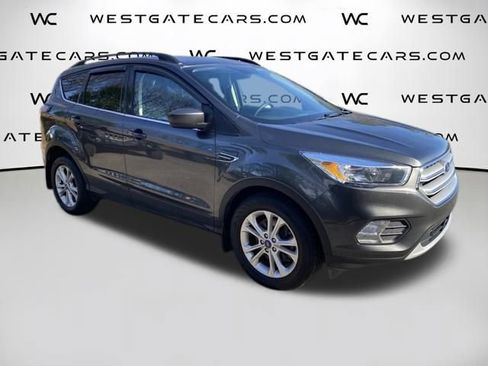 Used 2022 Ford Escape SE image 25