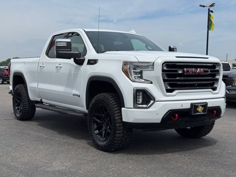 Used 2020 GMC Sierra 1500 AT4 w/ AT4 Premium Package AWD/4WD image 2