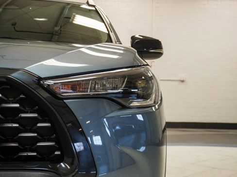 Used 2025 Toyota Corolla Cross LE image 36
