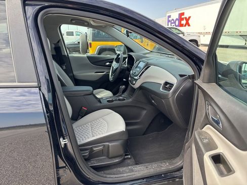 Used 2021 Chevrolet Equinox LS w/ LS Convenience Package AWD/4WD image 17