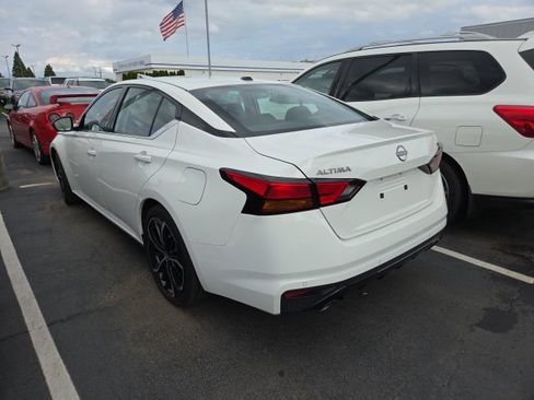 Used 2026 Nissan Altima 2.5 SR FWD image 2