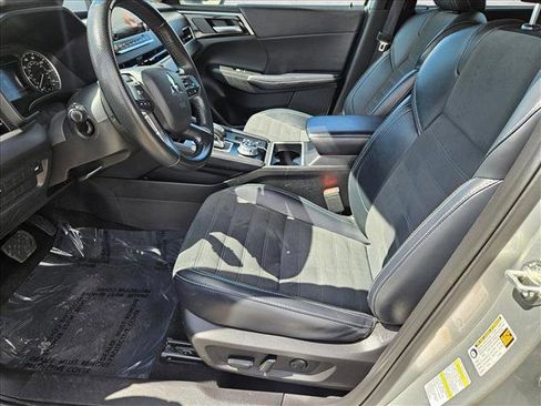 Used 2024 Mitsubishi Outlander SE FWD image 15