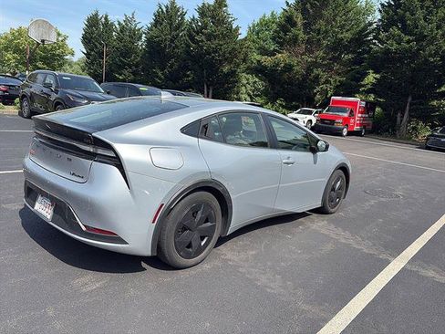 Used 2023 Toyota Prius Prime FWD image 2