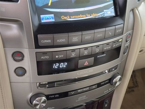 Used 2015 Lexus LX 570 4WD image 38