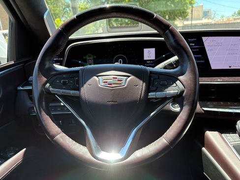 Used 2022 Cadillac Escalade ESV Sport Platinum w/ Heavy-Duty Trailer Package AWD/4WD image 24