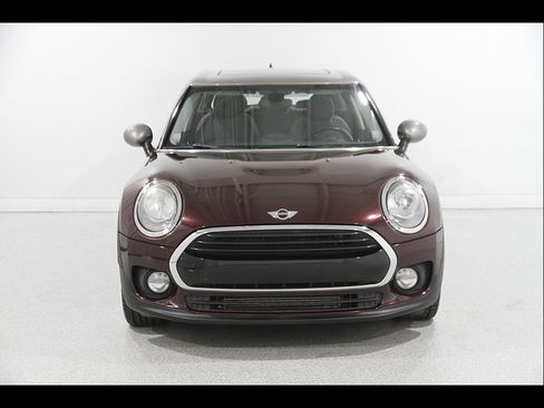 Used 2016 MINI Cooper Clubman FWD image 2