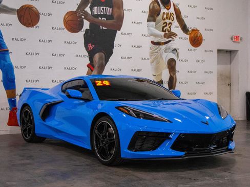 Used 2024 Chevrolet Corvette Stingray Premium Cpe w/ Z51 Performance Package RWD image 15
