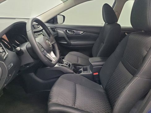 Used 2018 Nissan Rogue SV image 17