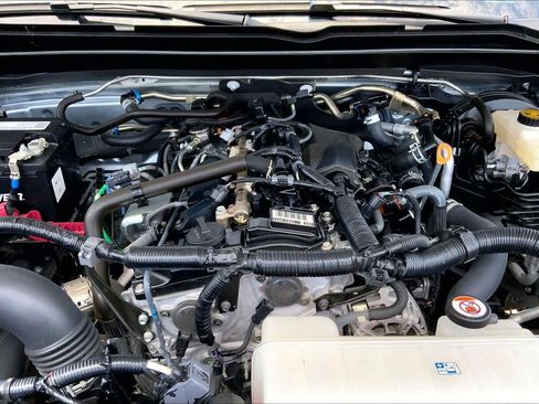 Used 2025 Toyota Tacoma SR5 AWD/4WD image 31