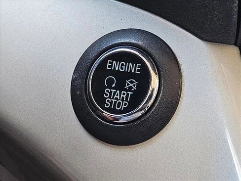 Used 2014 Ford C-MAX Energi SEL FWD image 14