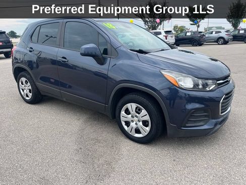 Used 2018 Chevrolet Trax LS w/ LPO, Cargo Package FWD image 9