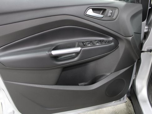 Used 2019 Ford Escape SE FWD image 15